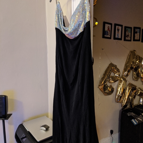 Dress - Picture 1 of 8